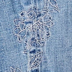EUC LEVI'S Women's Classic Boot Cut Embroidered Jeans - Sz 4 - 27 x 32